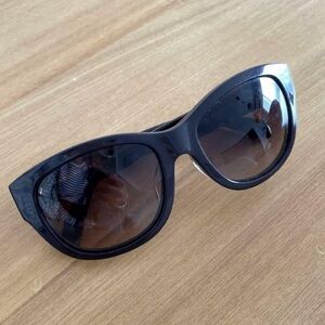 Black Cat-Eye Women's Sunglasses - Classic UV Shades